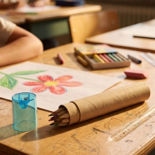 12 wooden colored pencils MIA