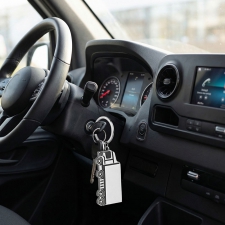 Metal car keyring PAULINA