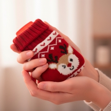 Hand warmer in a Christmas cover ROMEO